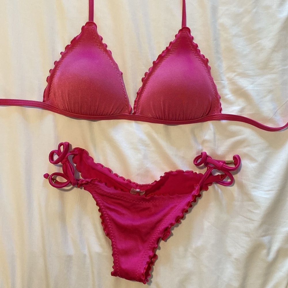 Voda Swim Triangle Push Up Swim Top + Scrunch Bottoms size M top and XS bottoms.